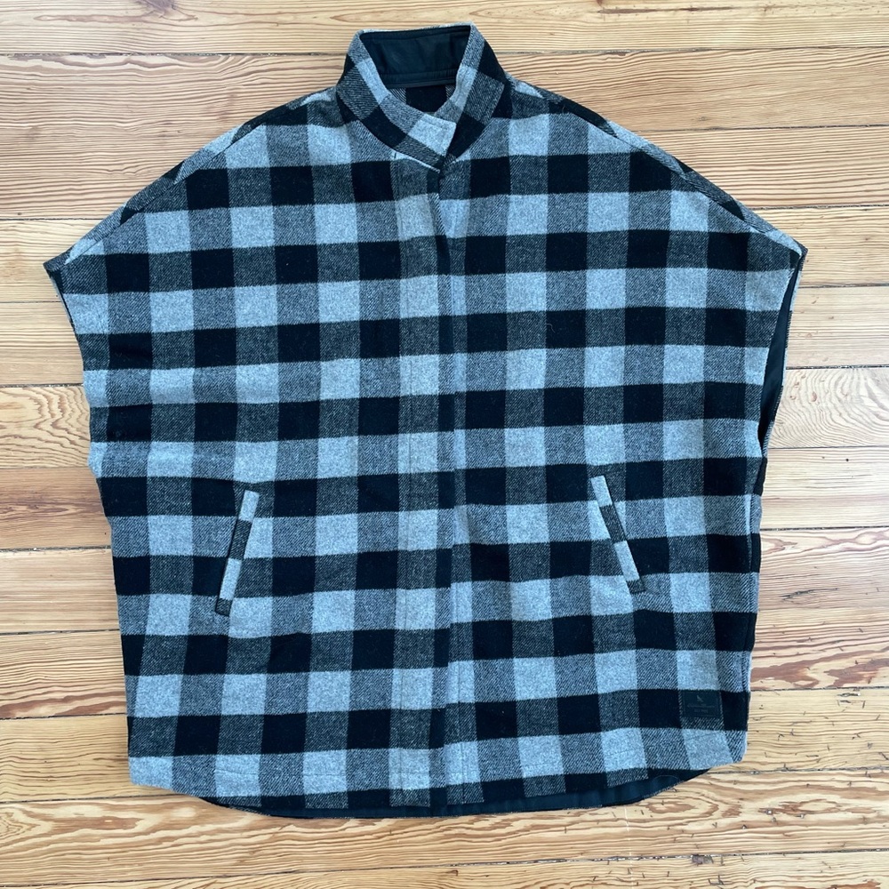 Eddie Bauer Sonoma Black Grey Plaid Cape XS